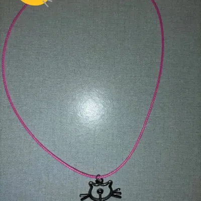 Collier rose tête de chat